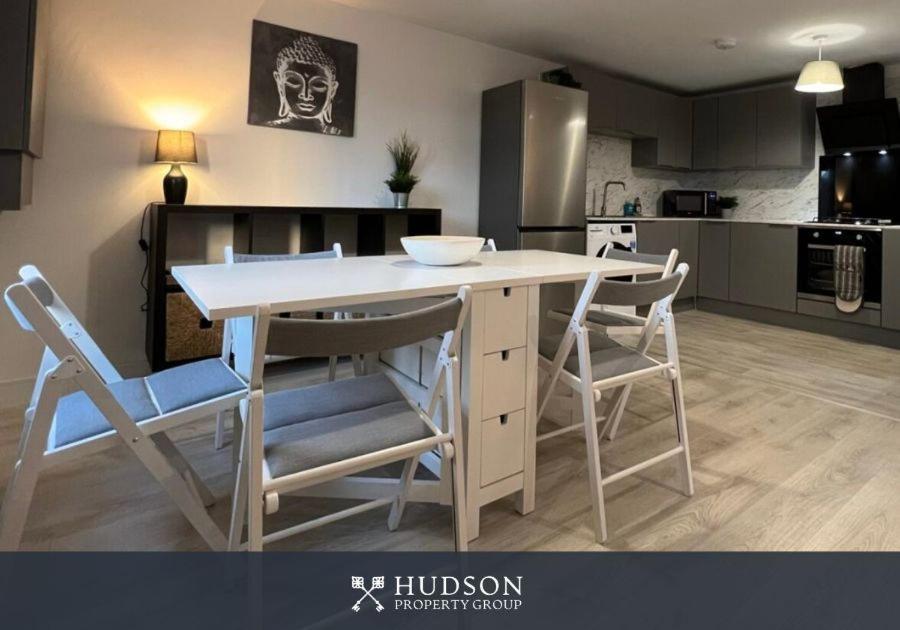 Open Plan Townhouse In Shrewsbury Villa Buitenkant foto